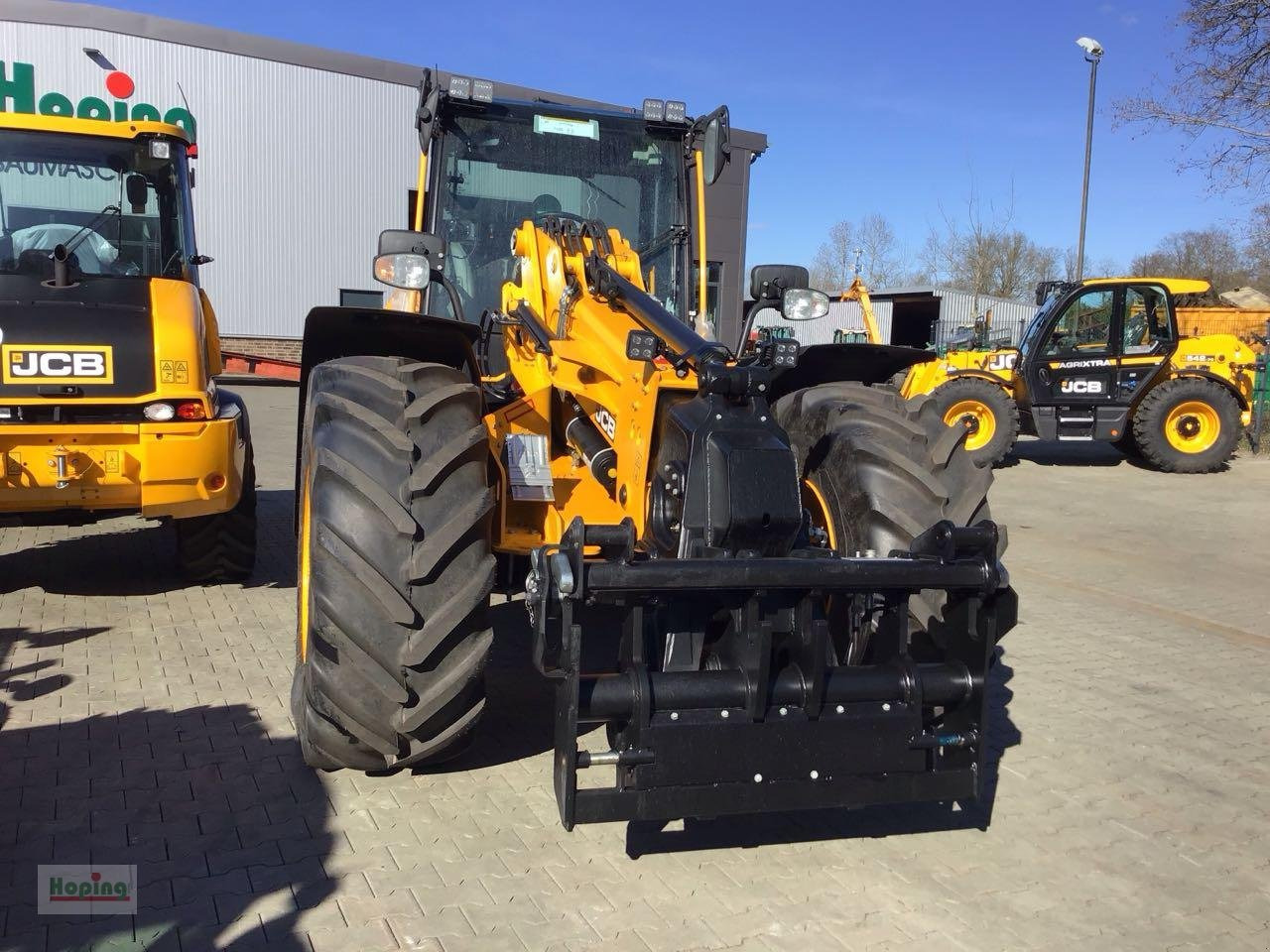 JCB TM420S AGRI - Stufe V - Teleskooppikuormaaja: kuva JCB TM420S AGRI - Stufe V - Teleskooppikuormaaja JCB TM420S AGRI - Stufe V - Teleskooppikuormaaja: kuva JCB TM420S AGRI - Stufe V - Teleskooppikuormaaja