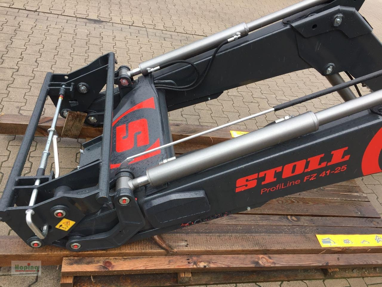 Stoll FZ41-25 - Traktori - etukuormain: kuva Stoll FZ41-25 - Traktori - etukuormain Stoll FZ41-25 - Traktori - etukuormain: kuva Stoll FZ41-25 - Traktori - etukuormain