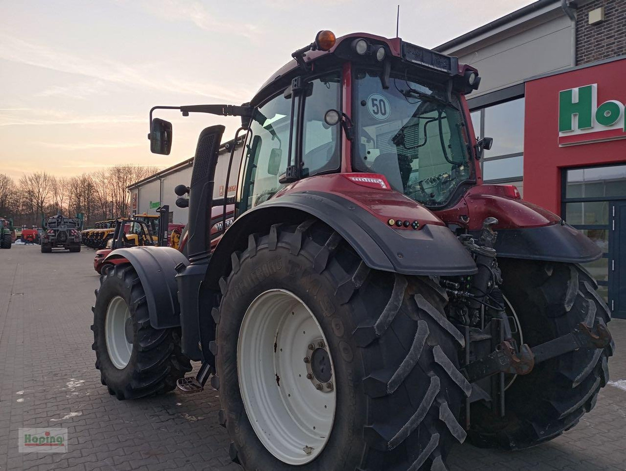 Valtra T 154 V - Traktori: kuva Valtra T 154 V - Traktori Valtra T 154 V - Traktori: kuva Valtra T 154 V - Traktori