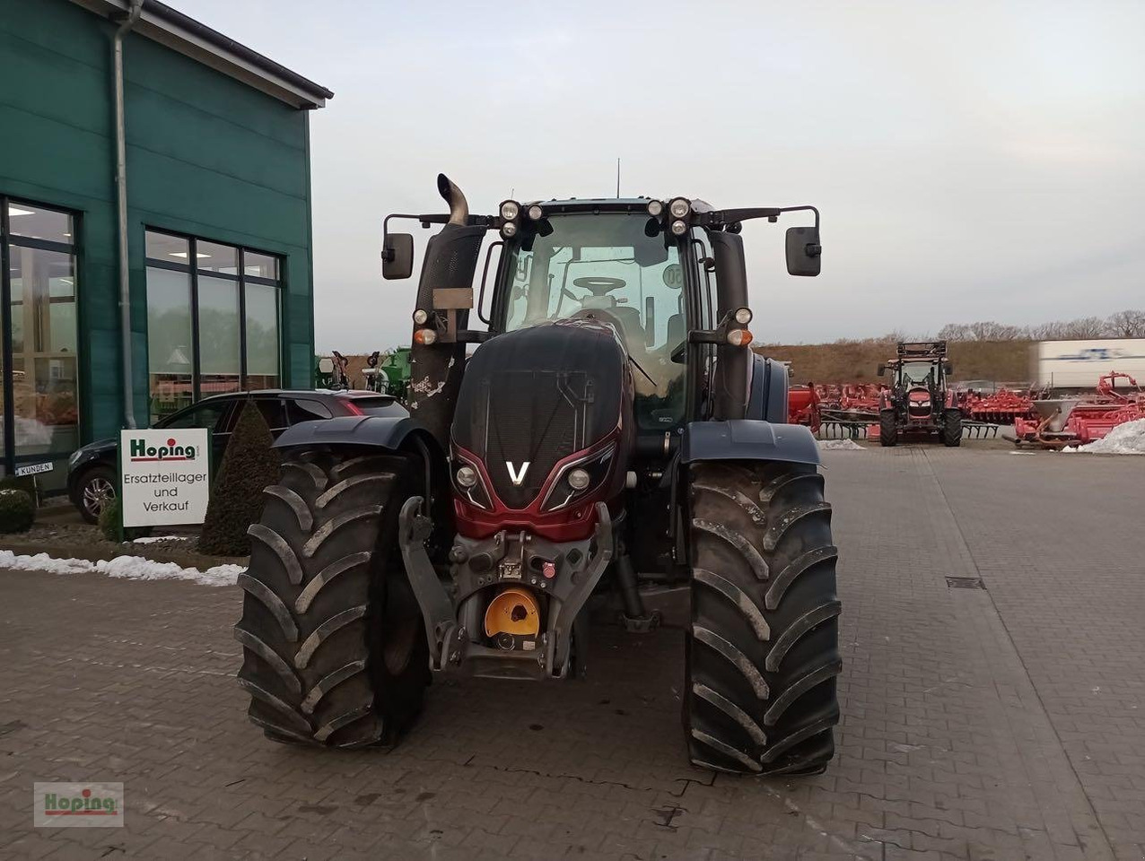 Valtra T 154 V - Traktori: kuva Valtra T 154 V - Traktori Valtra T 154 V - Traktori: kuva Valtra T 154 V - Traktori