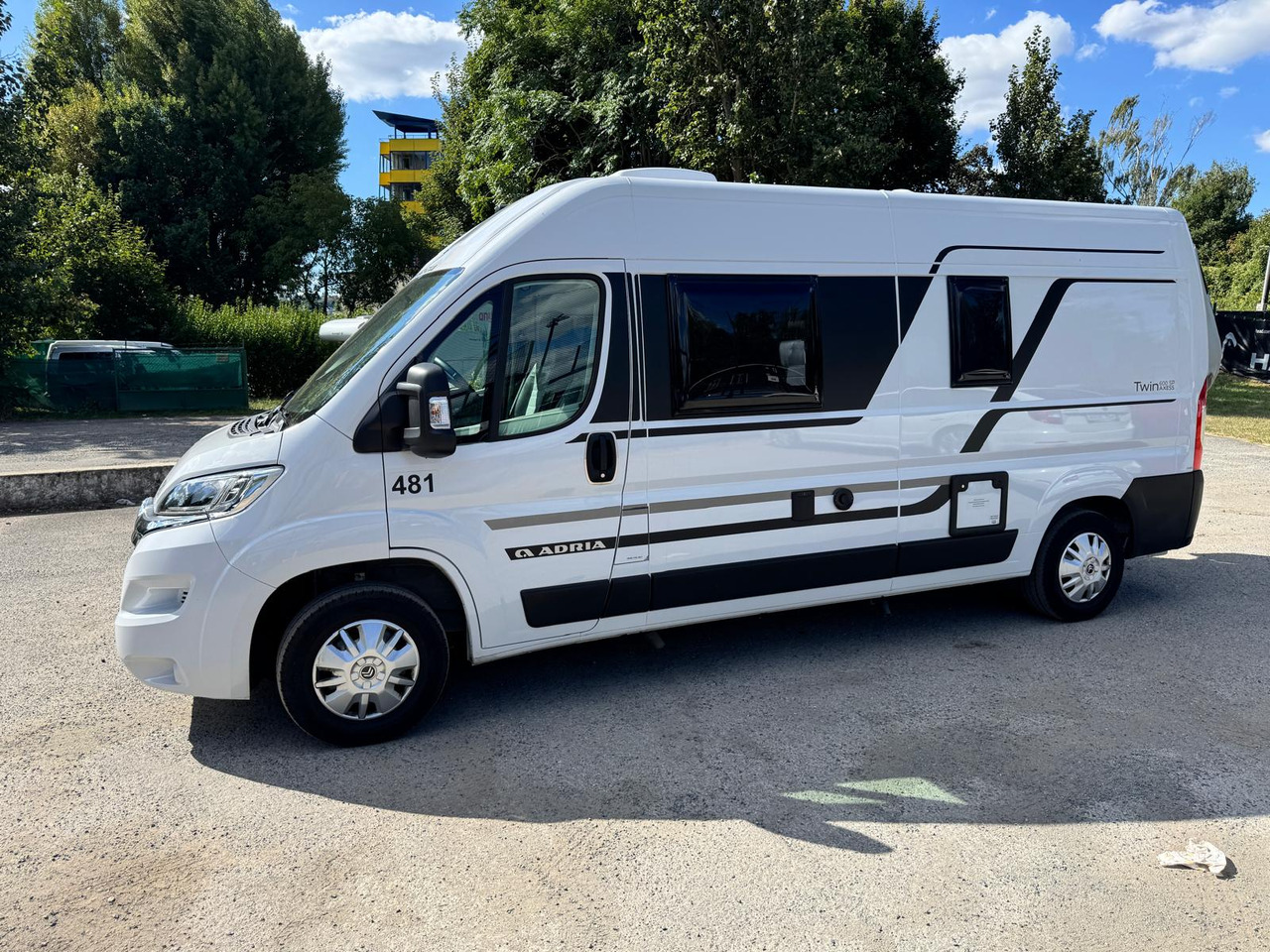 ADRIA Twin 600 SP - Retkeilyauto: kuva ADRIA Twin 600 SP - Retkeilyauto ADRIA Twin 600 SP - Retkeilyauto: kuva ADRIA Twin 600 SP - Retkeilyauto