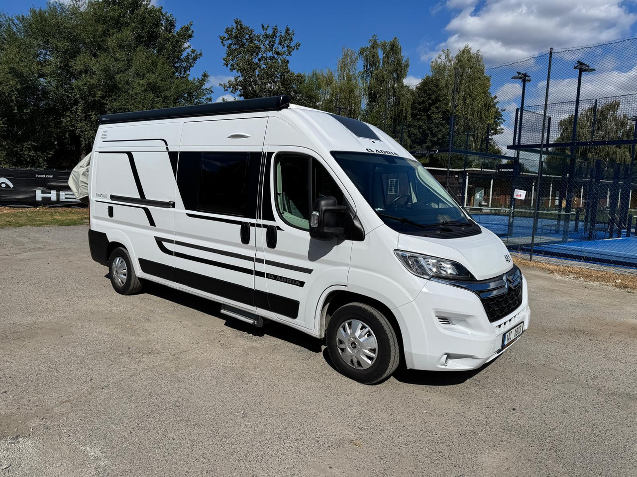 ADRIA Twin 600 SP - Retkeilyauto: kuva ADRIA Twin 600 SP - Retkeilyauto ADRIA Twin 600 SP - Retkeilyauto: kuva ADRIA Twin 600 SP - Retkeilyauto