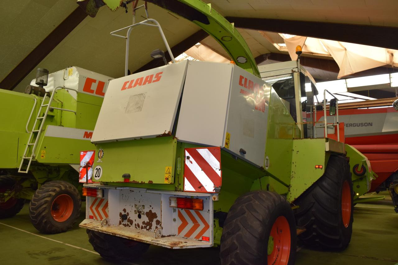 CLAAS Jaguar 860 - Itsekulkeva silppuri: kuva CLAAS Jaguar 860 - Itsekulkeva silppuri CLAAS Jaguar 860 - Itsekulkeva silppuri: kuva CLAAS Jaguar 860 - Itsekulkeva silppuri