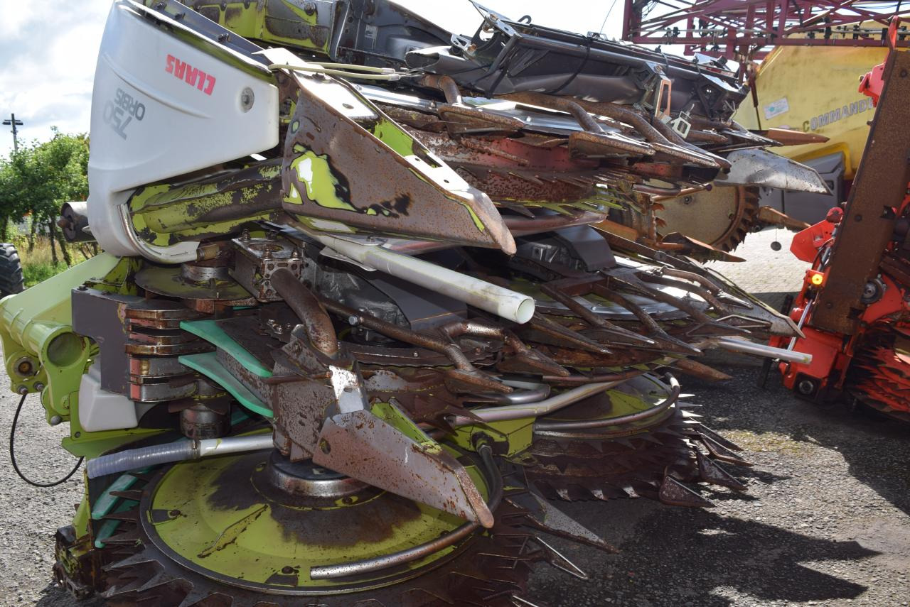 CLAAS Orbis 750 - Leikkuupöytä - maissi: kuva CLAAS Orbis 750 - Leikkuupöytä - maissi CLAAS Orbis 750 - Leikkuupöytä - maissi: kuva CLAAS Orbis 750 - Leikkuupöytä - maissi