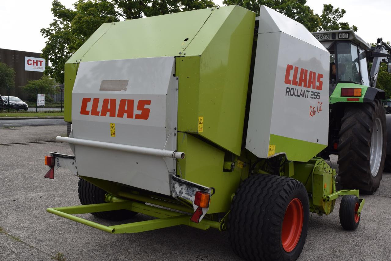 CLAAS Rollant 255 RC - Pyöröpaalain: kuva CLAAS Rollant 255 RC - Pyöröpaalain CLAAS Rollant 255 RC - Pyöröpaalain: kuva CLAAS Rollant 255 RC - Pyöröpaalain