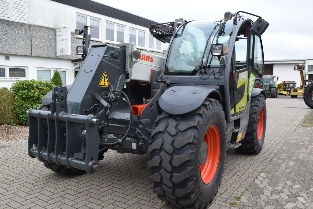 CLAAS SCORPION 7044 - Kurottaja: kuva CLAAS SCORPION 7044 - Kurottaja CLAAS SCORPION 7044 - Kurottaja: kuva CLAAS SCORPION 7044 - Kurottaja