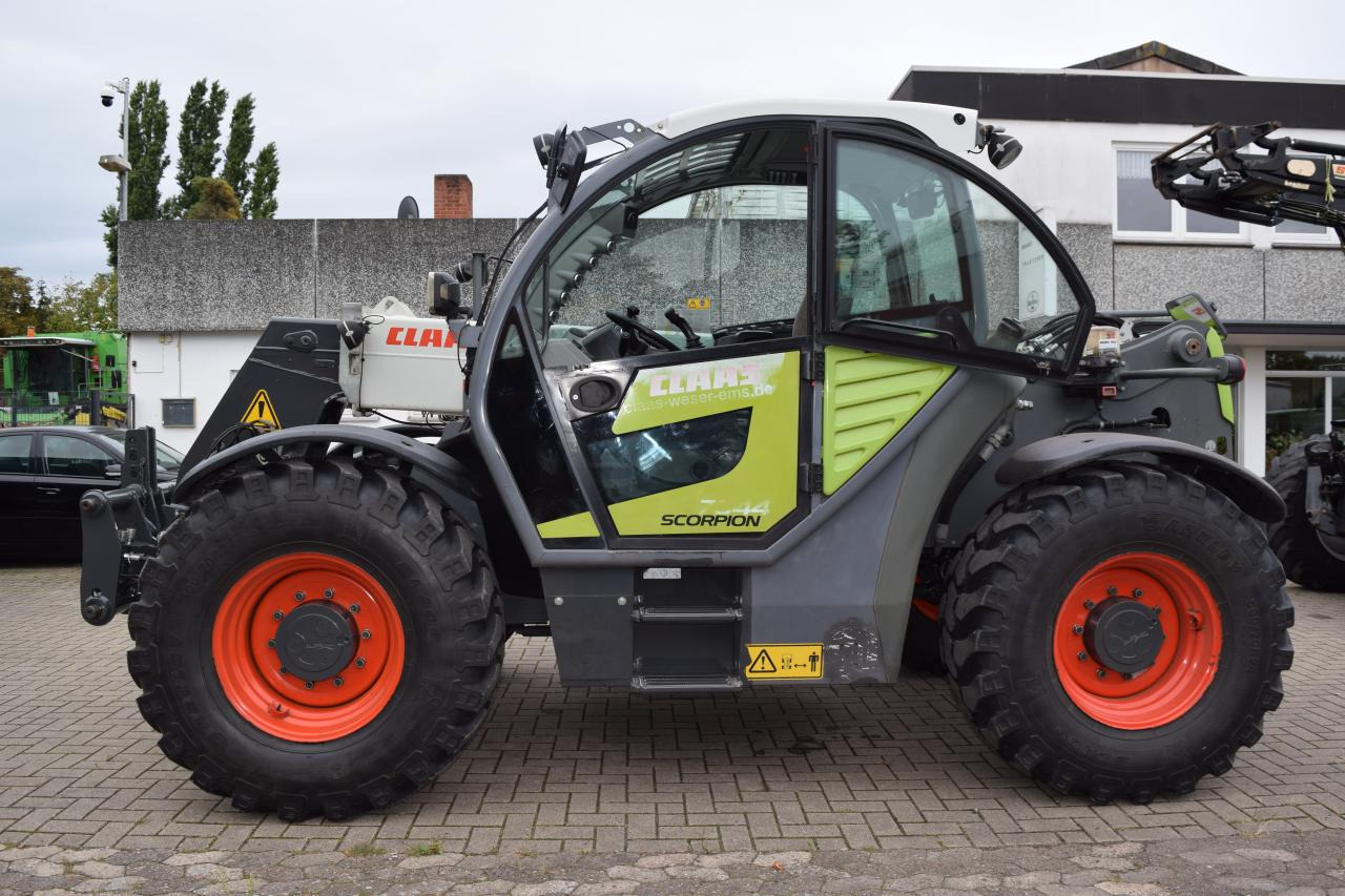 CLAAS SCORPION 7044 - Kurottaja: kuva CLAAS SCORPION 7044 - Kurottaja CLAAS SCORPION 7044 - Kurottaja: kuva CLAAS SCORPION 7044 - Kurottaja