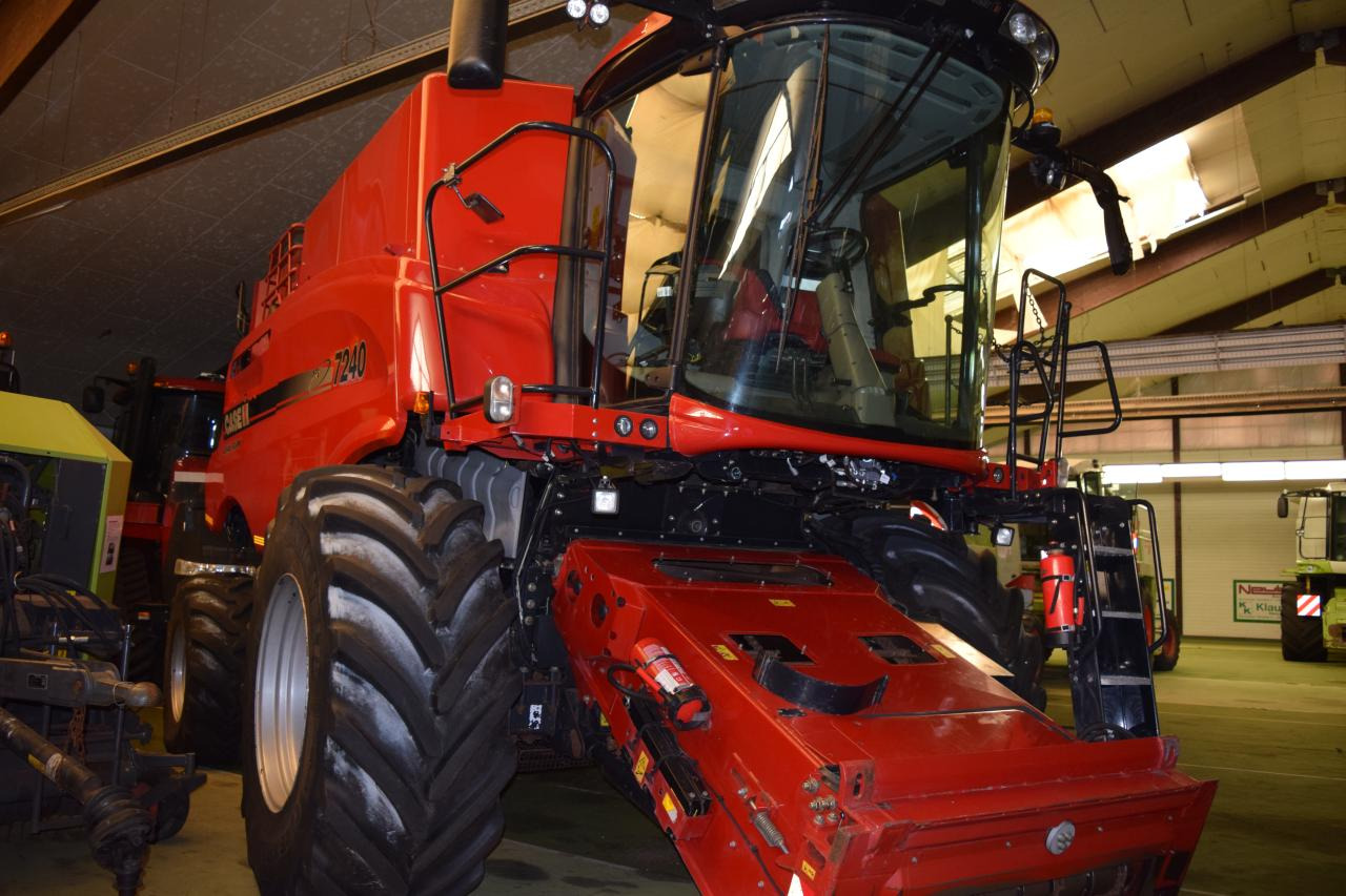 Case-IH 7240 Axial Flow - Leikkuupuimuri: kuva Case-IH 7240 Axial Flow - Leikkuupuimuri Case-IH 7240 Axial Flow - Leikkuupuimuri: kuva Case-IH 7240 Axial Flow - Leikkuupuimuri