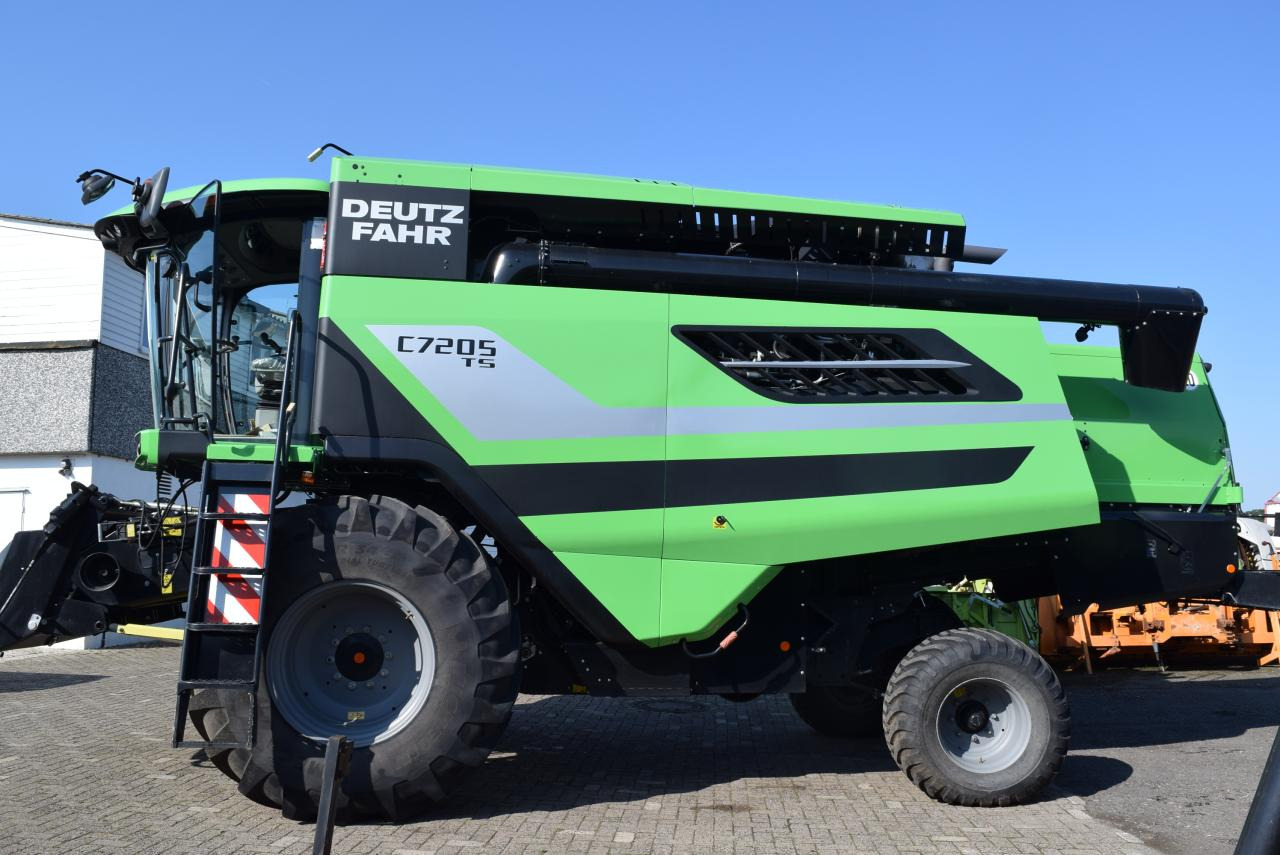 Deutz-Fahr C 7205 TS - Leikkuupuimuri: kuva Deutz-Fahr C 7205 TS - Leikkuupuimuri Deutz-Fahr C 7205 TS - Leikkuupuimuri: kuva Deutz-Fahr C 7205 TS - Leikkuupuimuri
