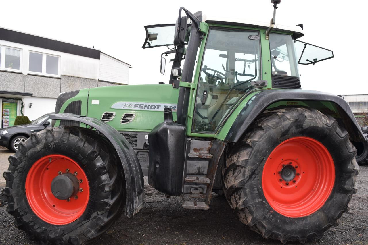 Fendt 714 Vario TMS - Traktori: kuva Fendt 714 Vario TMS - Traktori Fendt 714 Vario TMS - Traktori: kuva Fendt 714 Vario TMS - Traktori