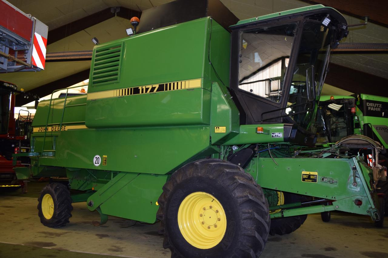John Deere 1177 - Leikkuupuimuri: kuva John Deere 1177 - Leikkuupuimuri John Deere 1177 - Leikkuupuimuri: kuva John Deere 1177 - Leikkuupuimuri