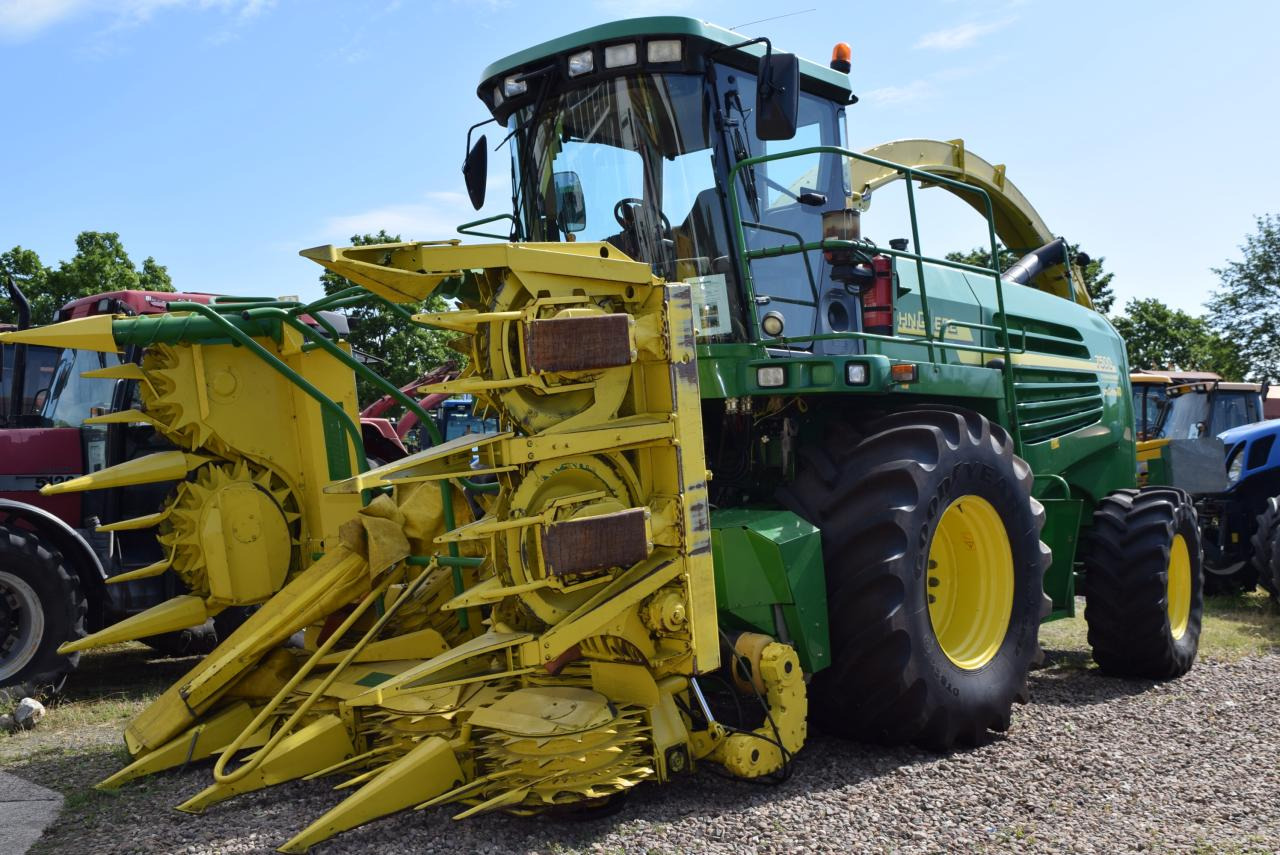 John Deere 7400 - Itsekulkeva silppuri: kuva John Deere 7400 - Itsekulkeva silppuri John Deere 7400 - Itsekulkeva silppuri: kuva John Deere 7400 - Itsekulkeva silppuri