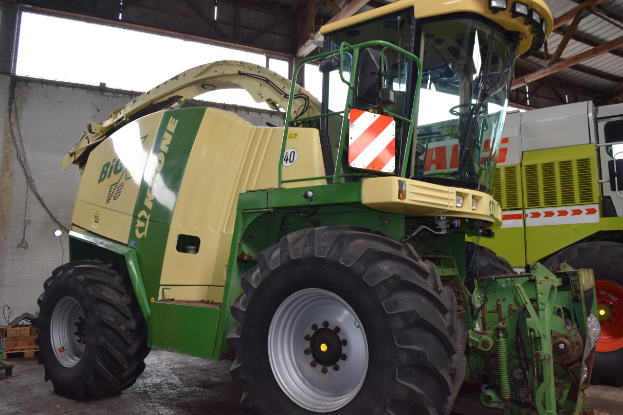 Krone Big X V8 - Itsekulkeva silppuri: kuva Krone Big X V8 - Itsekulkeva silppuri Krone Big X V8 - Itsekulkeva silppuri: kuva Krone Big X V8 - Itsekulkeva silppuri