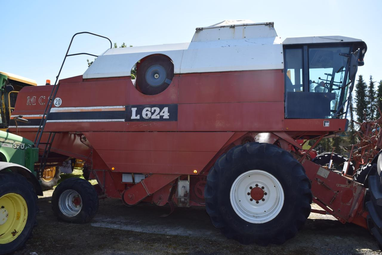 Laverda L624 - Leikkuupuimuri: kuva Laverda L624 - Leikkuupuimuri Laverda L624 - Leikkuupuimuri: kuva Laverda L624 - Leikkuupuimuri