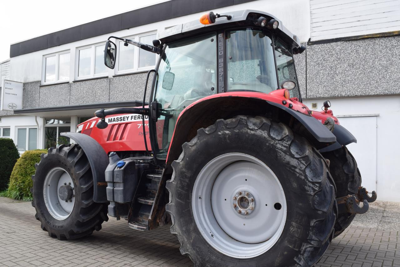 Massey Ferguson 7715 Dyna 6 - Traktori: kuva Massey Ferguson 7715 Dyna 6 - Traktori Massey Ferguson 7715 Dyna 6 - Traktori: kuva Massey Ferguson 7715 Dyna 6 - Traktori