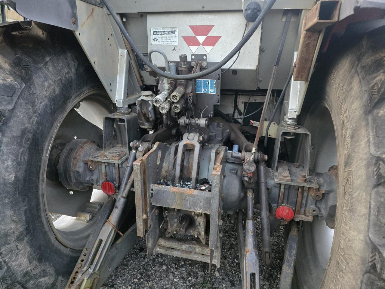 Massey Ferguson MF 390 T *Brandschaden* - Traktori: kuva Massey Ferguson MF 390 T *Brandschaden* - Traktori Massey Ferguson MF 390 T *Brandschaden* - Traktori: kuva Massey Ferguson MF 390 T *Brandschaden* - Traktori