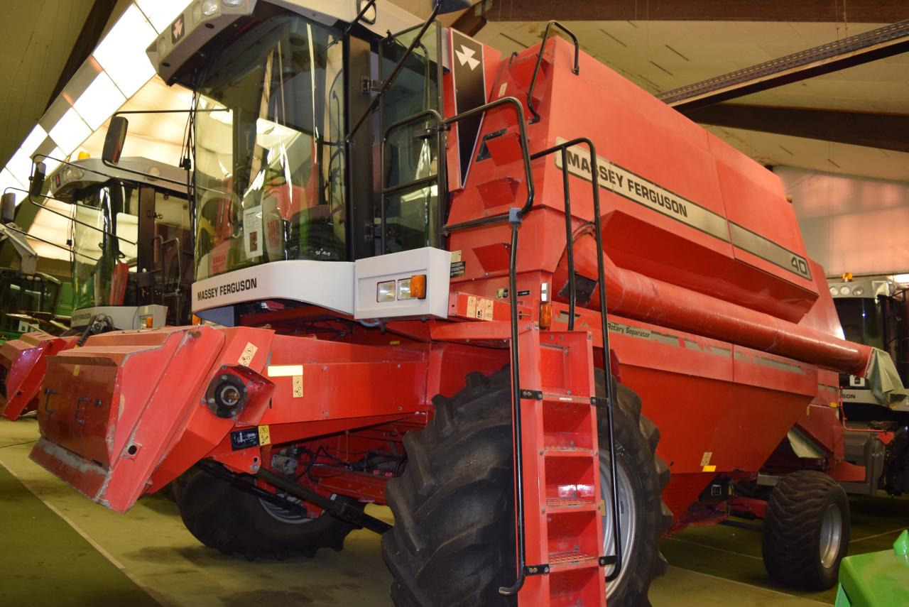 Massey Ferguson MF 40 RS - Leikkuupuimuri: kuva Massey Ferguson MF 40 RS - Leikkuupuimuri Massey Ferguson MF 40 RS - Leikkuupuimuri: kuva Massey Ferguson MF 40 RS - Leikkuupuimuri