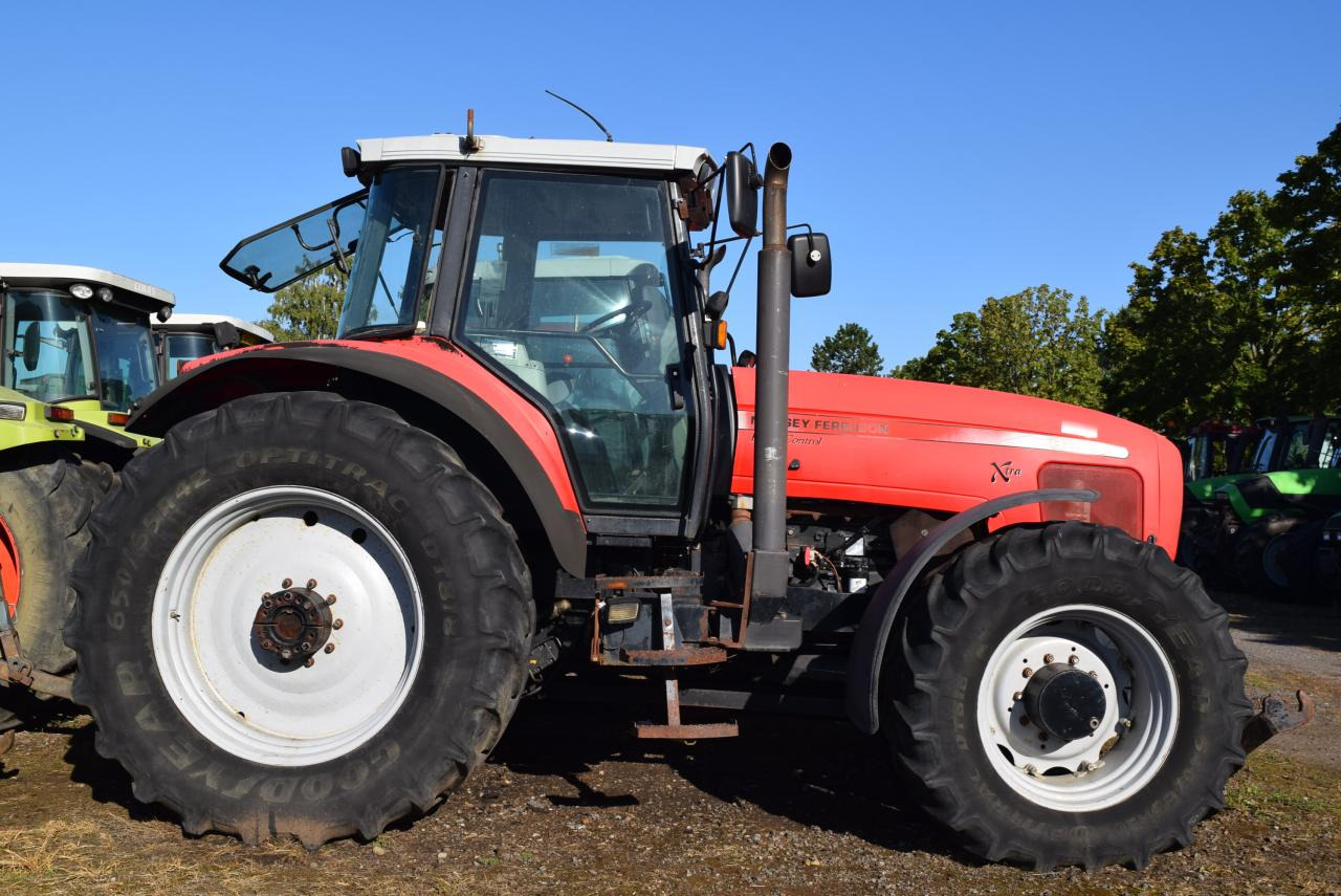 Massey Ferguson MF 8250 - Traktori: kuva Massey Ferguson MF 8250 - Traktori Massey Ferguson MF 8250 - Traktori: kuva Massey Ferguson MF 8250 - Traktori