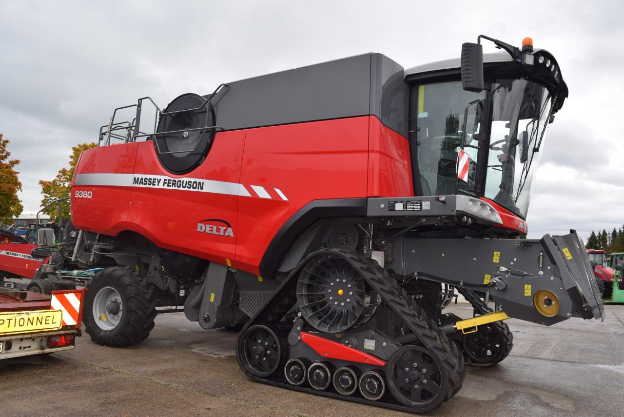 Massey Ferguson MF 9380 Delta Hybrid - Leikkuupuimuri: kuva Massey Ferguson MF 9380 Delta Hybrid - Leikkuupuimuri Massey Ferguson MF 9380 Delta Hybrid - Leikkuupuimuri: kuva Massey Ferguson MF 9380 Delta Hybrid - Leikkuupuimuri