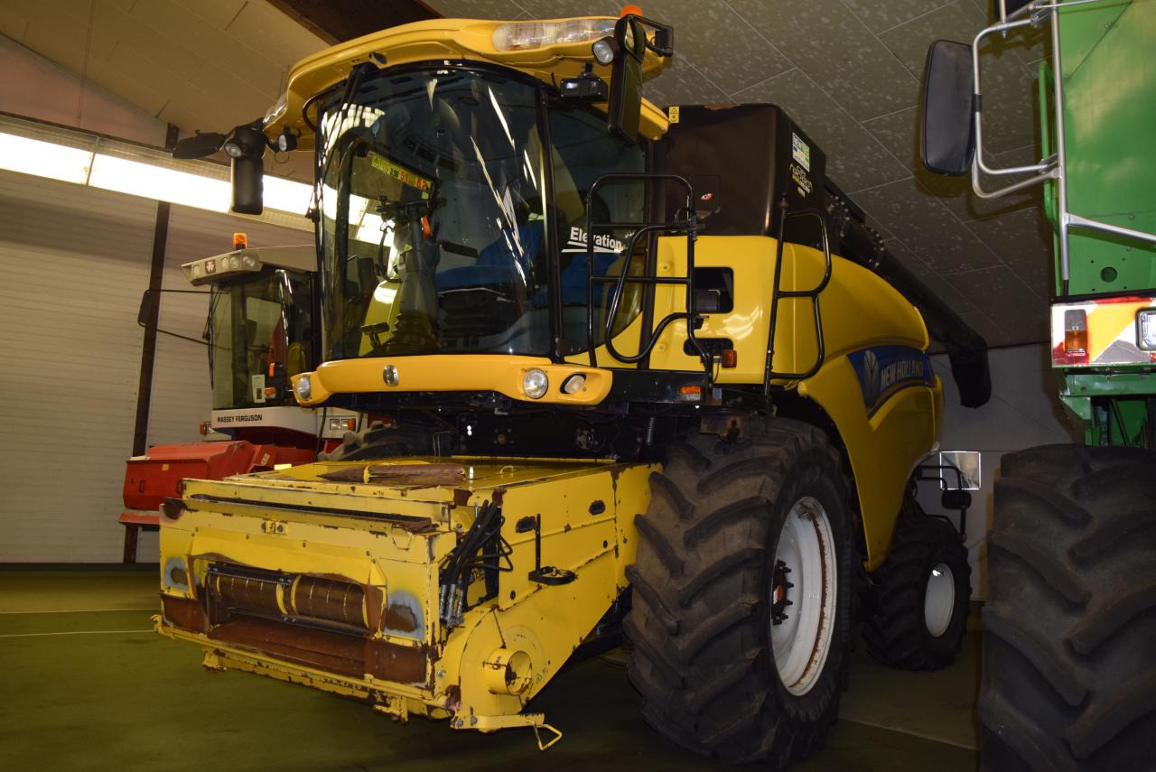 New Holland CR 9090 Elevation - Leikkuupuimuri: kuva New Holland CR 9090 Elevation - Leikkuupuimuri New Holland CR 9090 Elevation - Leikkuupuimuri: kuva New Holland CR 9090 Elevation - Leikkuupuimuri