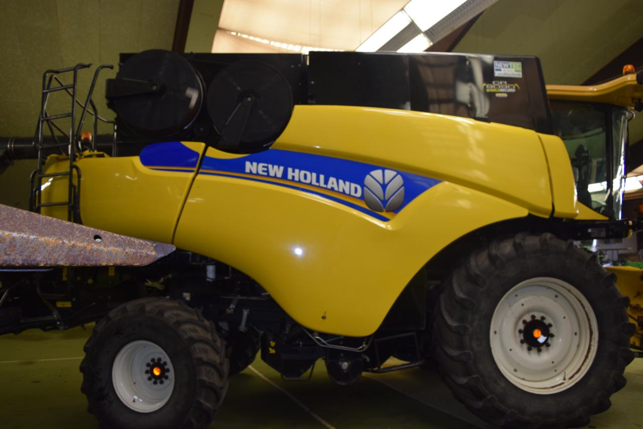 New Holland CR 9090 Elevation - Leikkuupuimuri: kuva New Holland CR 9090 Elevation - Leikkuupuimuri New Holland CR 9090 Elevation - Leikkuupuimuri: kuva New Holland CR 9090 Elevation - Leikkuupuimuri