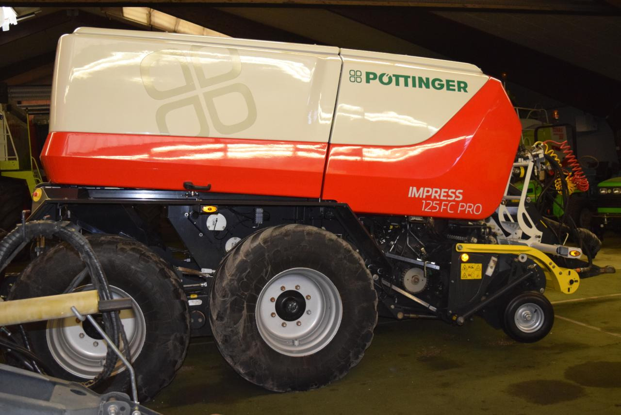 Pöttinger Impress 125 FC Pro *Press-Wickelkombinationen* - Pyöröpaalain: kuva Pöttinger Impress 125 FC Pro *Press-Wickelkombinationen* - Pyöröpaalain Pöttinger Impress 125 FC Pro *Press-Wickelkombinationen* - Pyöröpaalain: kuva Pöttinger Impress 125 FC Pro *Press-Wickelkombinationen* - Pyöröpaalain