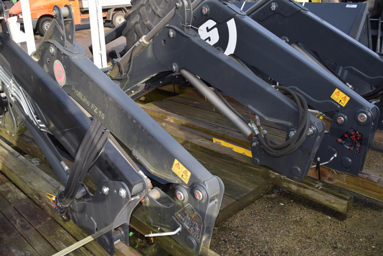 Stoll ProfiLine FZ 10 - Traktori - etukuormain: kuva Stoll ProfiLine FZ 10 - Traktori - etukuormain Stoll ProfiLine FZ 10 - Traktori - etukuormain: kuva Stoll ProfiLine FZ 10 - Traktori - etukuormain