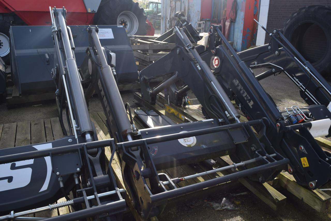 Stoll ProfiLine FZ 10 - Traktori - etukuormain: kuva Stoll ProfiLine FZ 10 - Traktori - etukuormain Stoll ProfiLine FZ 10 - Traktori - etukuormain: kuva Stoll ProfiLine FZ 10 - Traktori - etukuormain