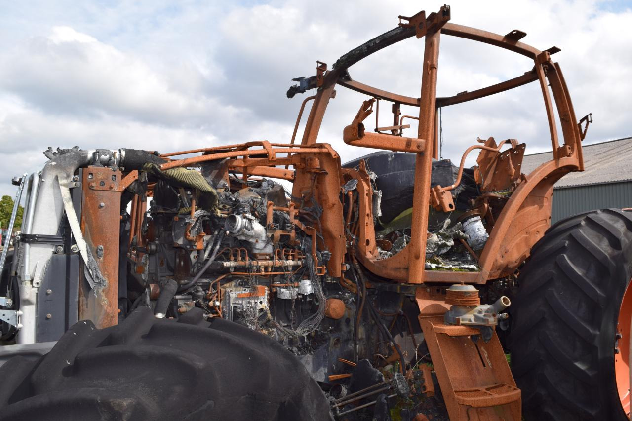 Valtra T234 *zur Teileverwertung* - Traktori: kuva Valtra T234 *zur Teileverwertung* - Traktori Valtra T234 *zur Teileverwertung* - Traktori: kuva Valtra T234 *zur Teileverwertung* - Traktori