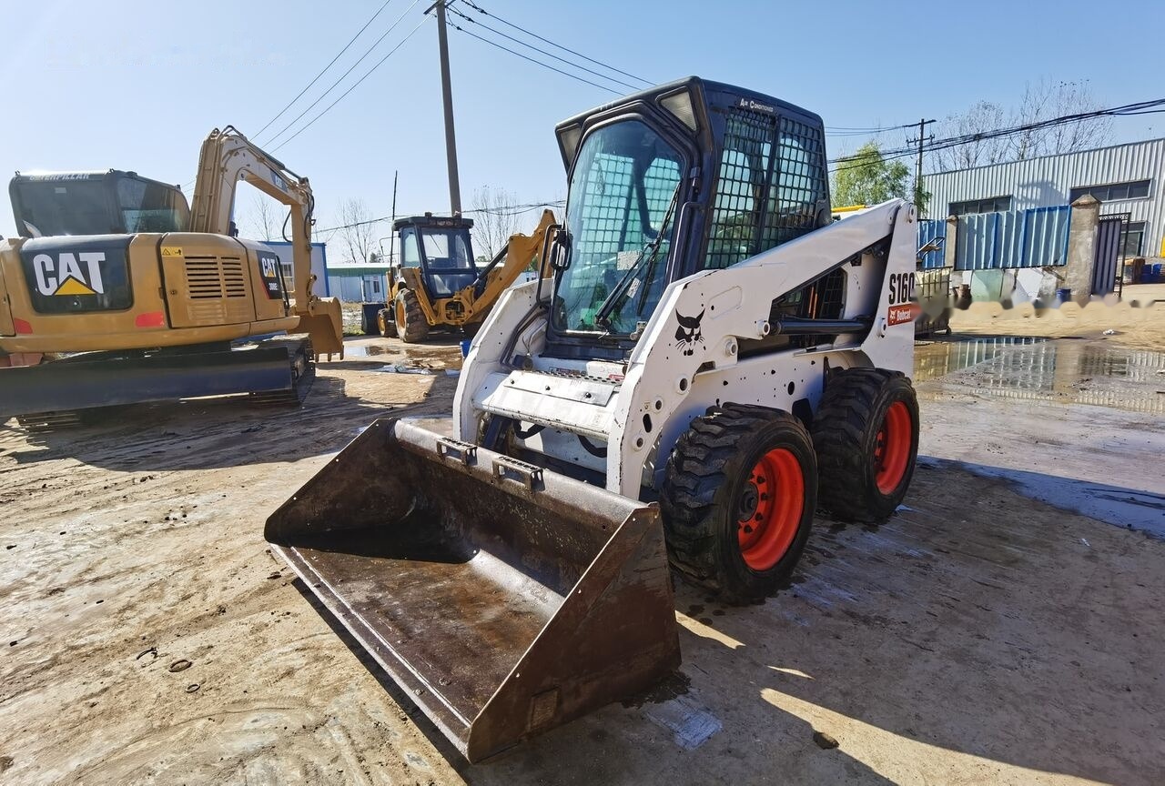 Liukuohjattu kuormaaja Bobcat S160: kuva Liukuohjattu kuormaaja Bobcat S160