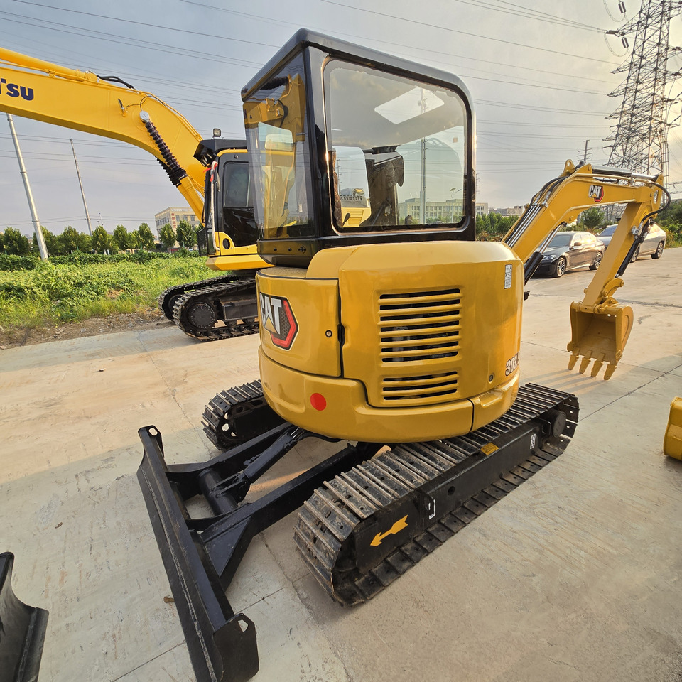 Minikuormaaja CATERPILLAR 303.5E2: kuva Minikuormaaja CATERPILLAR 303.5E2