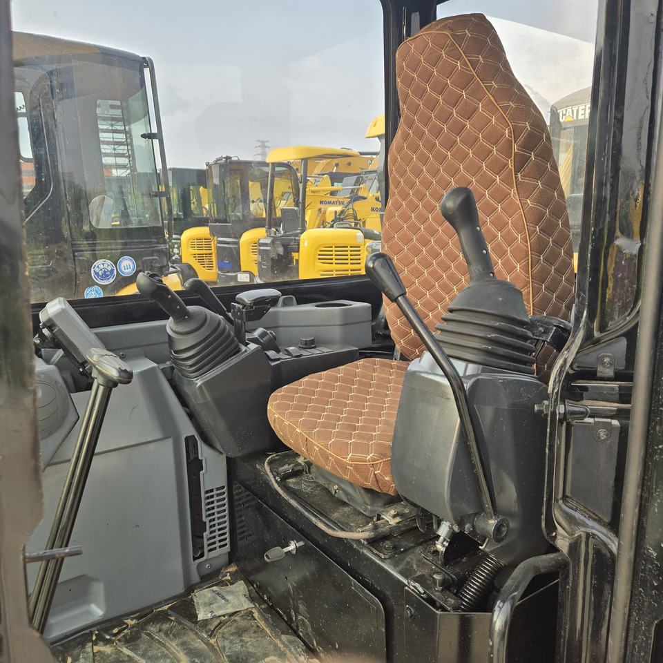 Minikuormaaja CATERPILLAR 303.5E2: kuva Minikuormaaja CATERPILLAR 303.5E2