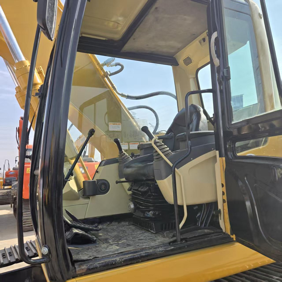 Telakaivukone CATERPILLAR 320C: kuva Telakaivukone CATERPILLAR 320C