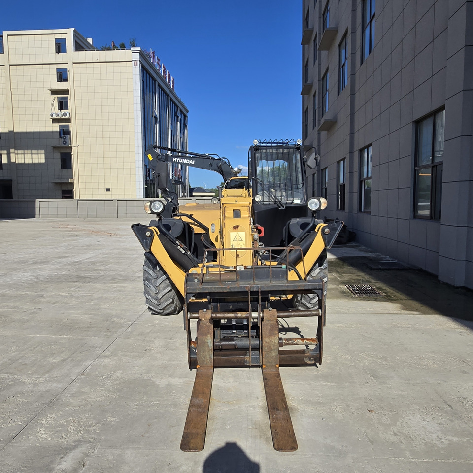 CATERPILLAR TH414 - Kuukulkija: kuva CATERPILLAR TH414 - Kuukulkija CATERPILLAR TH414 - Kuukulkija: kuva CATERPILLAR TH414 - Kuukulkija
