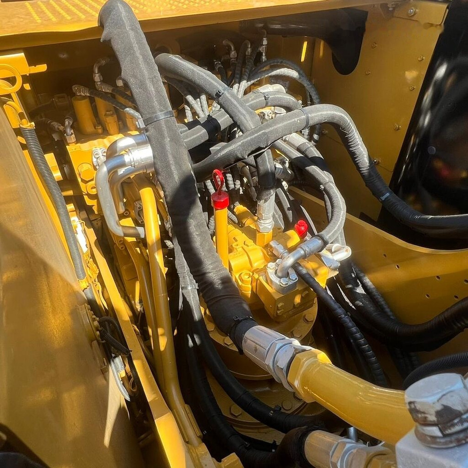 Caterpillar 320D2 - Telakaivukone: kuva Caterpillar 320D2 - Telakaivukone Caterpillar 320D2 - Telakaivukone: kuva Caterpillar 320D2 - Telakaivukone