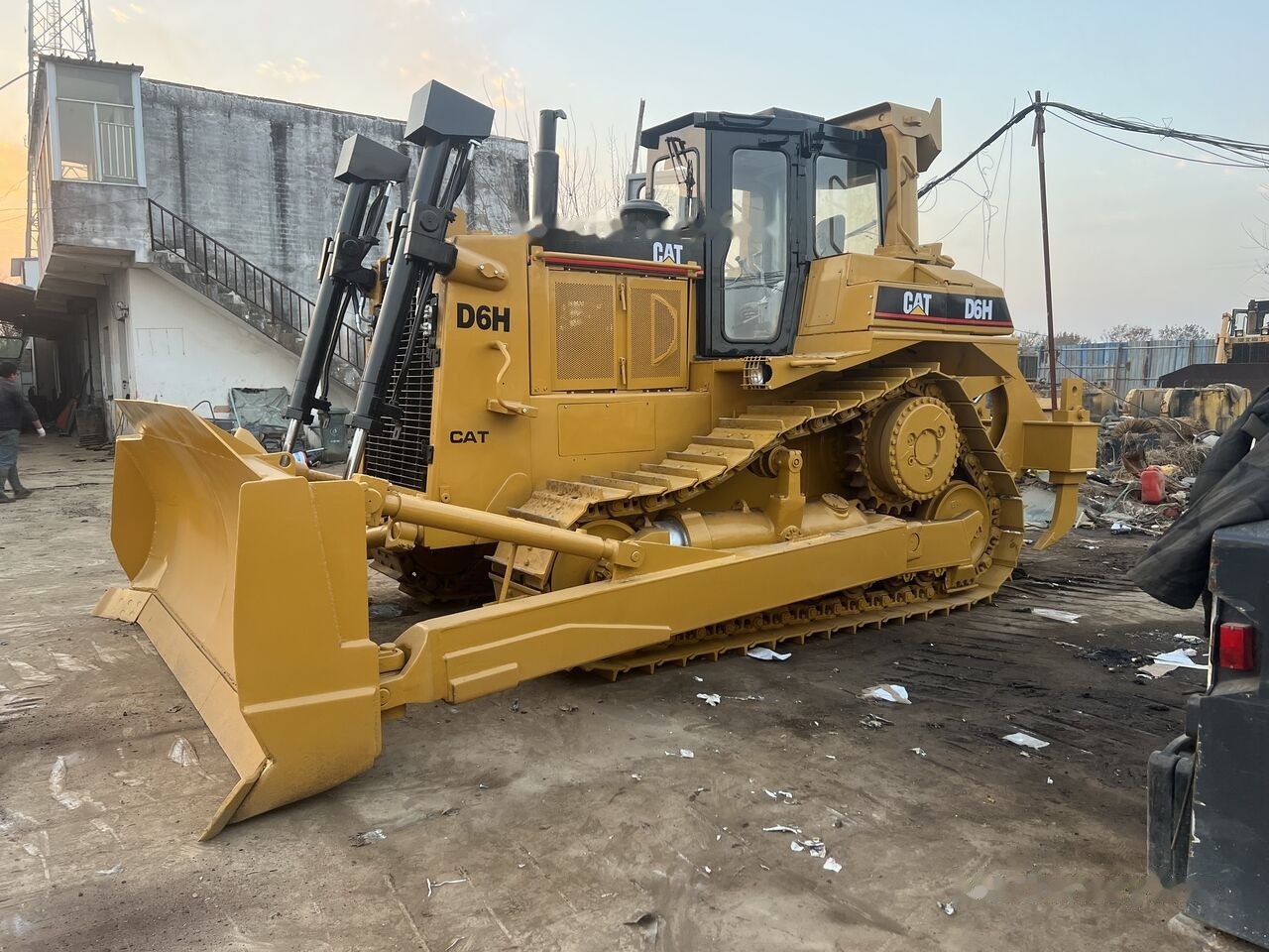 Caterpillar D6H - Puskutraktori: kuva Caterpillar D6H - Puskutraktori Caterpillar D6H - Puskutraktori: kuva Caterpillar D6H - Puskutraktori