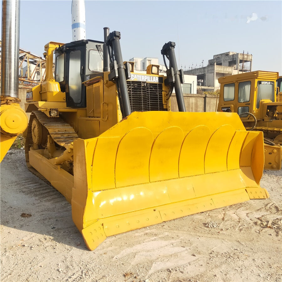Caterpillar D7H - Puskutraktori: kuva Caterpillar D7H - Puskutraktori Caterpillar D7H - Puskutraktori: kuva Caterpillar D7H - Puskutraktori
