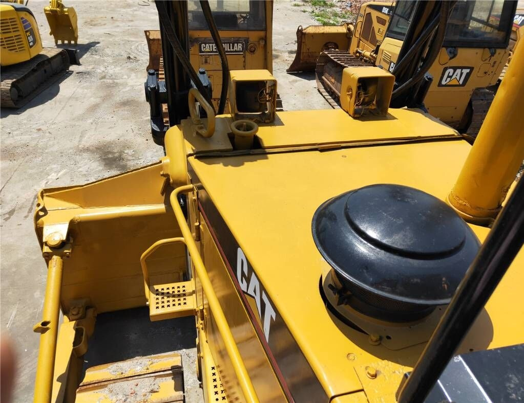 Caterpillar D7R - Puskutraktori: kuva Caterpillar D7R - Puskutraktori Caterpillar D7R - Puskutraktori: kuva Caterpillar D7R - Puskutraktori