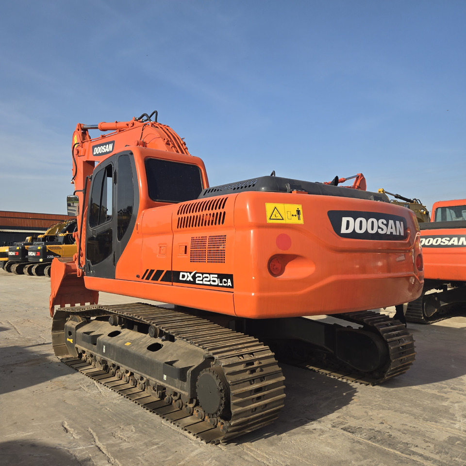 DOOSAN DX225LCA - Telakaivukone: kuva DOOSAN DX225LCA - Telakaivukone DOOSAN DX225LCA - Telakaivukone: kuva DOOSAN DX225LCA - Telakaivukone