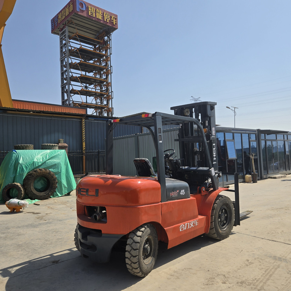 Dieseltrukki Heli CPCD45: kuva Dieseltrukki Heli CPCD45 Dieseltrukki Heli CPCD45: kuva Dieseltrukki Heli CPCD45