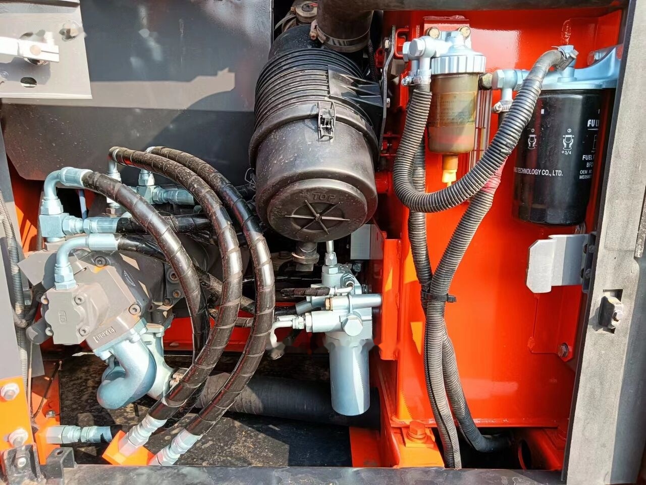 Hitachi ZX70 - Minikuormaaja: kuva Hitachi ZX70 - Minikuormaaja Hitachi ZX70 - Minikuormaaja: kuva Hitachi ZX70 - Minikuormaaja