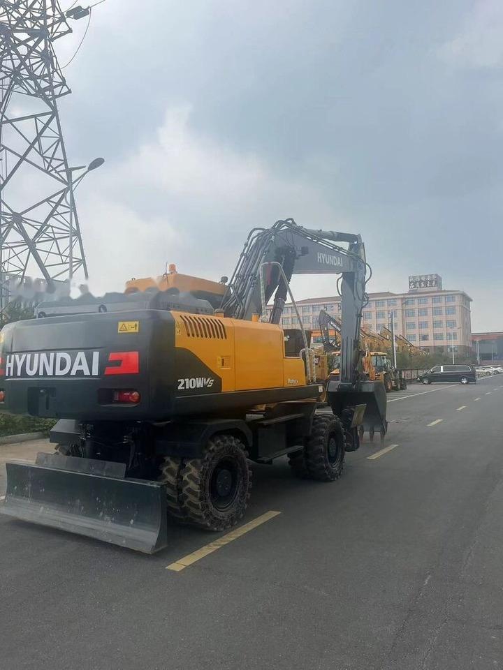Pyöräalustainen kaivinkone Hyundai 210W-9: kuva Pyöräalustainen kaivinkone Hyundai 210W-9