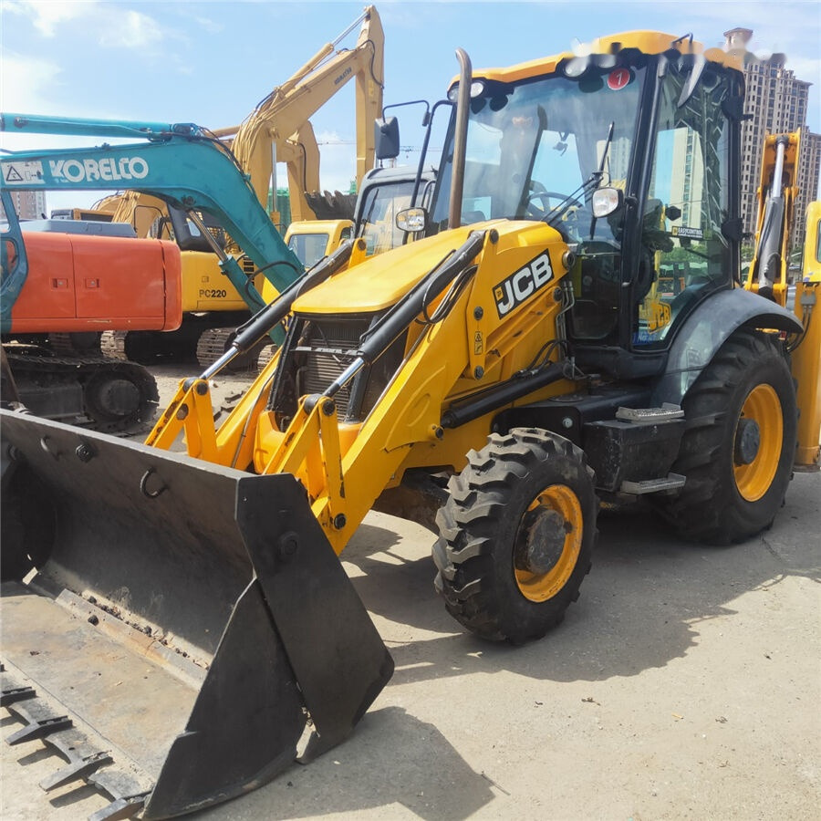 JCB 3CX - Kaivuri-trukki: kuva JCB 3CX - Kaivuri-trukki JCB 3CX - Kaivuri-trukki: kuva JCB 3CX - Kaivuri-trukki