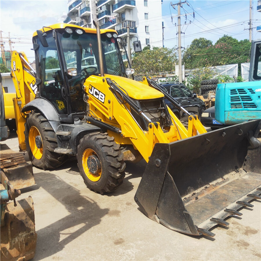JCB 3CX - Kaivuri-trukki: kuva JCB 3CX - Kaivuri-trukki JCB 3CX - Kaivuri-trukki: kuva JCB 3CX - Kaivuri-trukki