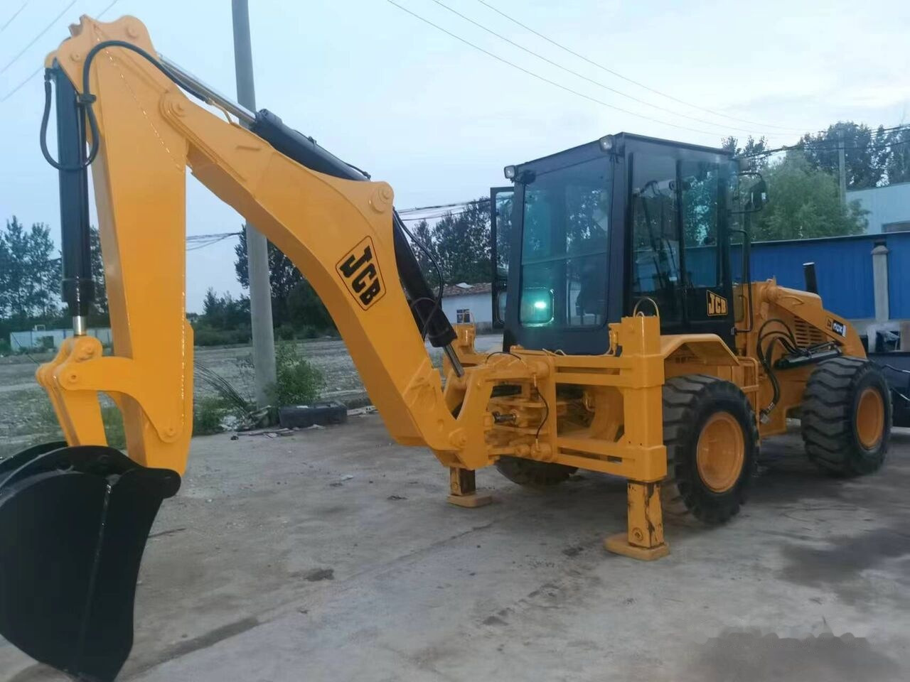 JCB 3CX - Kaivuri-trukki: kuva JCB 3CX - Kaivuri-trukki JCB 3CX - Kaivuri-trukki: kuva JCB 3CX - Kaivuri-trukki