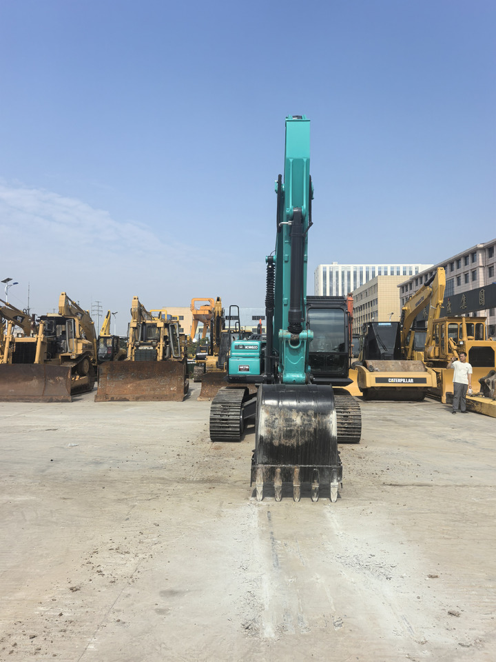 KOBELCO SK200 - Telakaivukone: kuva KOBELCO SK200 - Telakaivukone KOBELCO SK200 - Telakaivukone: kuva KOBELCO SK200 - Telakaivukone