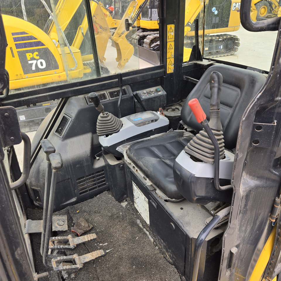KOMATSU PC35MR - Minikuormaaja: kuva KOMATSU PC35MR - Minikuormaaja KOMATSU PC35MR - Minikuormaaja: kuva KOMATSU PC35MR - Minikuormaaja