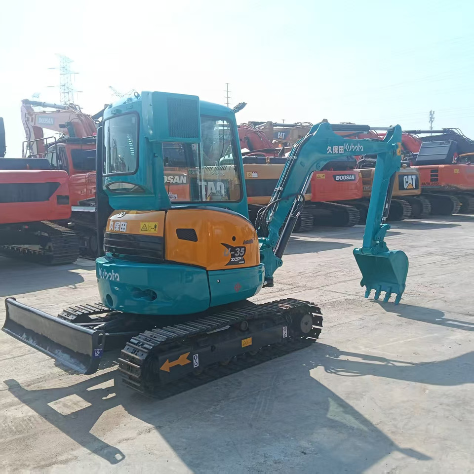 KUBOTA U35 - Minikuormaaja: kuva KUBOTA U35 - Minikuormaaja KUBOTA U35 - Minikuormaaja: kuva KUBOTA U35 - Minikuormaaja
