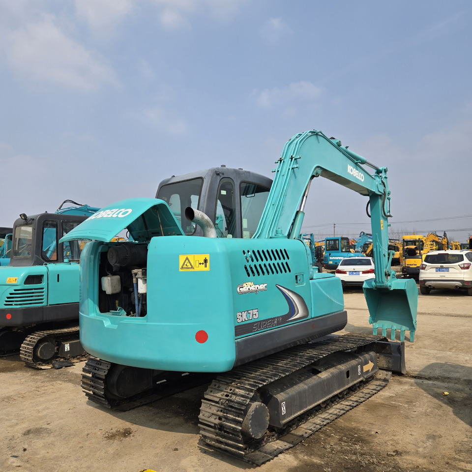 Kobelco SK75-8 - Minikuormaaja: kuva Kobelco SK75-8 - Minikuormaaja Kobelco SK75-8 - Minikuormaaja: kuva Kobelco SK75-8 - Minikuormaaja