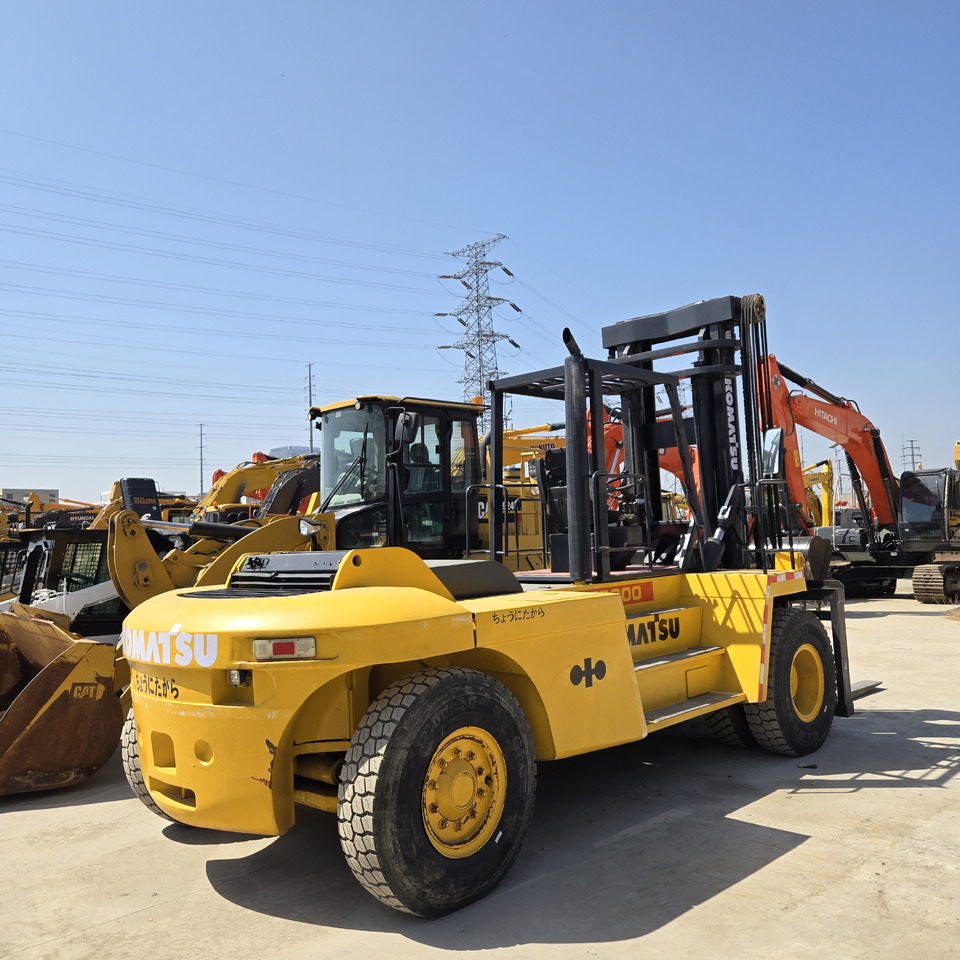 Komatsu FD200 - Dieseltrukki: kuva Komatsu FD200 - Dieseltrukki Komatsu FD200 - Dieseltrukki: kuva Komatsu FD200 - Dieseltrukki